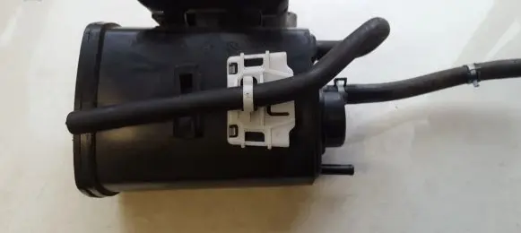 Active carbon filter fuel vapour canister