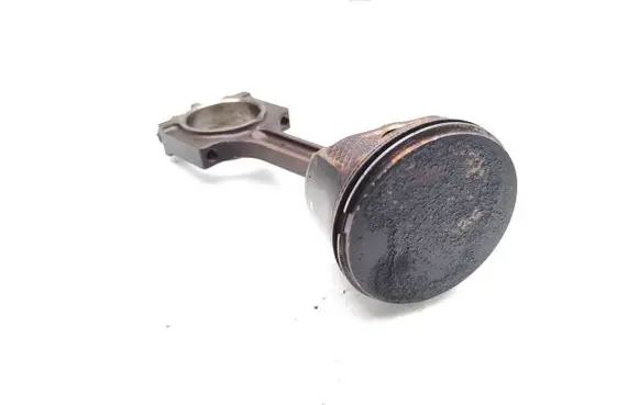 Ford Focus Piston with connecting rod AODA