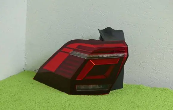 Volkswagen Tiguan Rear/tail lights 5NA945207H