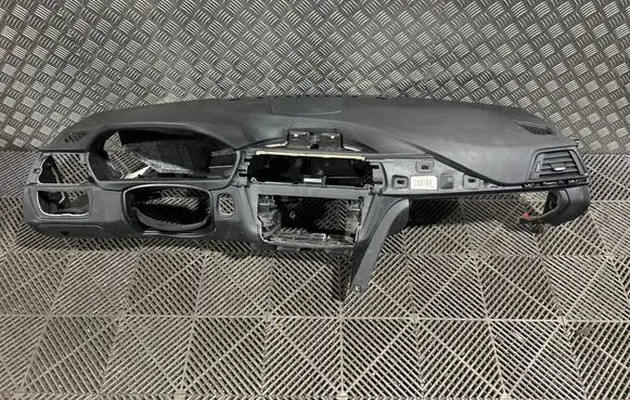 BMW 3 F30 F35 F31 Dashboard 9218490