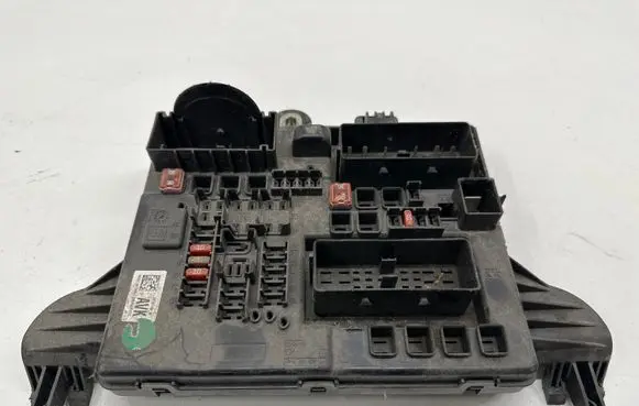 Opel Insignia A Fuse module 22737768