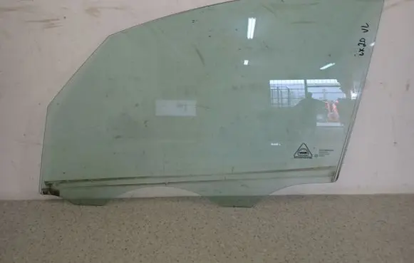 Hyundai ix20 Sliding door window/glass 