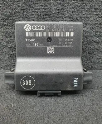 Audi A3 S3 A3 Sportback 8P Gateway control module 1K0907530G 1K0907951