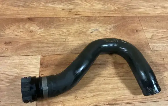 Audi A6 S6 C6 4F Engine coolant pipe/hose 4F0121101