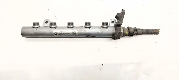 Nissan X-Trail T32 Fuel main line pipe 175210542R