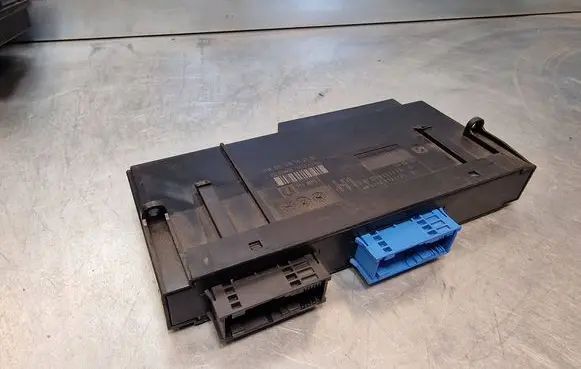 BMW 3 E90 E91 Comfort/convenience module 9131776 532305M06 7570252496