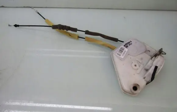 Mazda 2 Front door lock