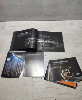 Mercedes-Benz GLA W156 X156 Owners service history hand book 