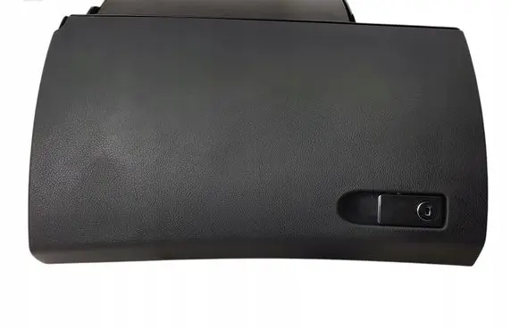 Mercedes-Benz C W204 Glove box