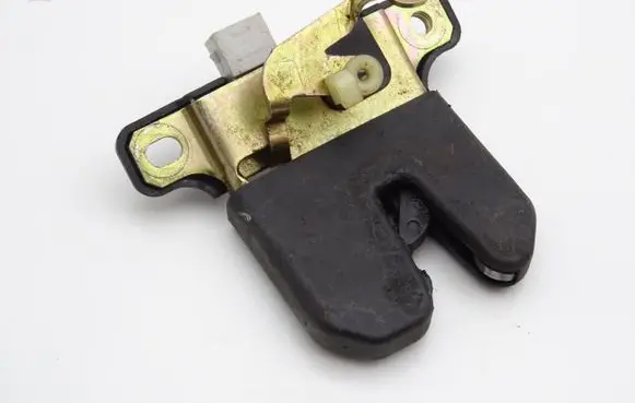 Audi A6 S6 C5 4B Tailgate/trunk/boot lock/catch/latch 4B5827505B