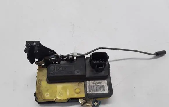 Volvo V70 Front door lock
