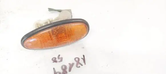 Subaru Legacy Front fender indicator light E20190093
