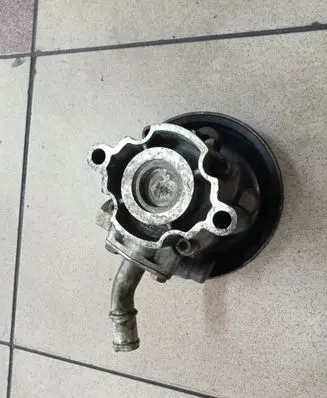 Rover 75 Power steering pump QVB101411