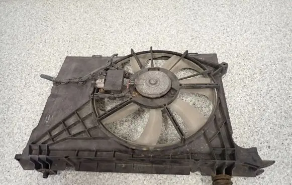 Toyota Auris 150 Air conditioning (A/C) fan (condenser) 