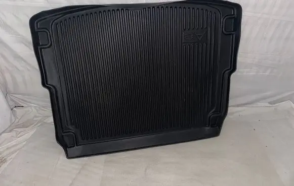 Audi A8 S8 D4 4H Rubber trunk/boot mat liner 4H0061180