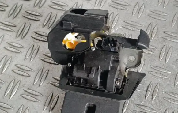 Audi A4 S4 B8 8K Tailgate/trunk/boot lock/catch/latch