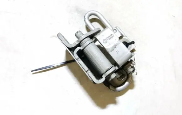 Seat Toledo II (1M) Rear door lower hinge