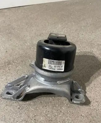 Land Rover Discovery Sport Engine mounting bracket BJ326F012AB G3046001