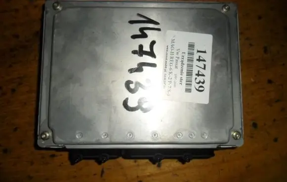 Volkswagen PASSAT B5 Engine control unit/module ECU