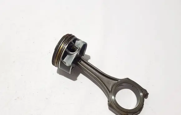 Audi Q7 4M Piston with connecting rod 06M107065AB