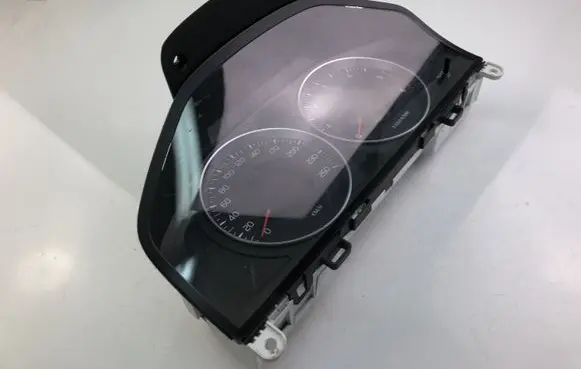 Volvo V60 Speedometer (instrument cluster) 31327581AA