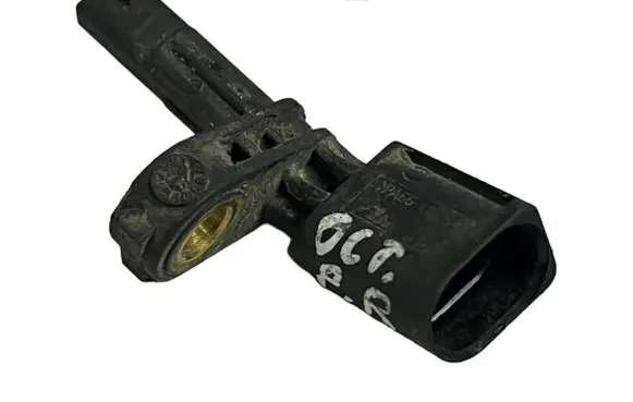 Skoda Octavia Mk2 (1Z) ABS brake wheel speed sensor 7H0927804