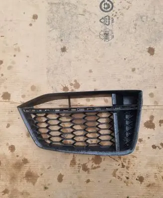 Audi TT TTS RS Mk3 8S Front bumper lower grill 8S0807682A