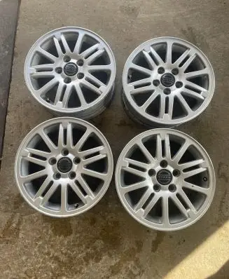 Volvo S60 R15 alloy rim 8672149