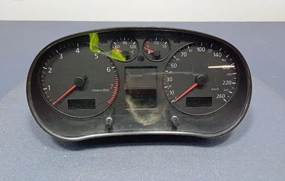 Audi A3 S3 8L Speedometer (instrument cluster) 8L0920900F