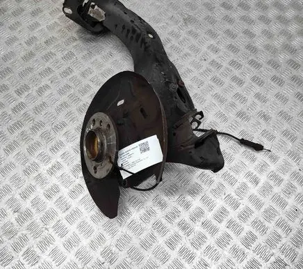 Rear wheel hub