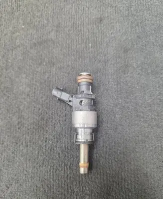 Audi A7 S7 4G Fuel injector 06E036Q 06E906036AM 06E906036AD