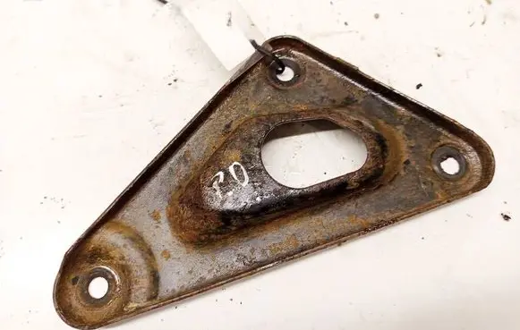 Opel Zafira B Engine mounting bracket 