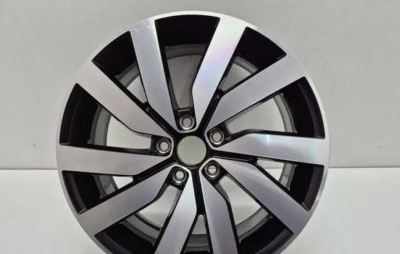 Volkswagen Touran III R18 alloy rim 5TA601025F