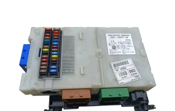 Ford Mondeo MK IV Fuse module 7G9T14A073db 14A073DB