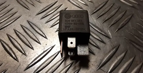 Audi A4 S4 B7 8E 8H Other relay 8D0951253