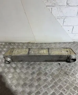 BMW 5 E60 E61 Intercooler radiator 7795823 F6438000