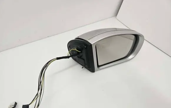 Mercedes-Benz C W203 Front door electric wing mirror 413133420