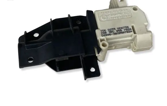 Audi Q7 4L Glove box lock 3B0959782A