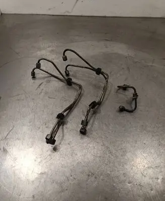 Volvo V50 Fuel injector supply line/pipe 