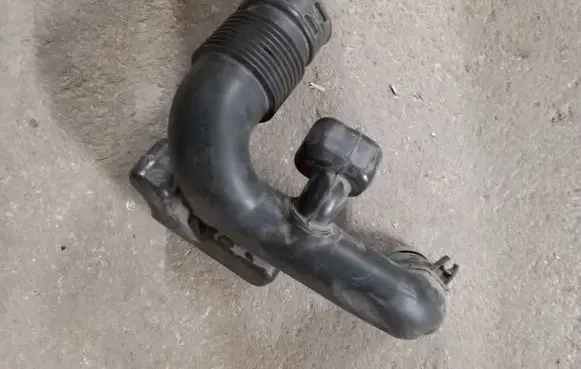 Nissan Note (E12) Air intake duct part 165763VD0A