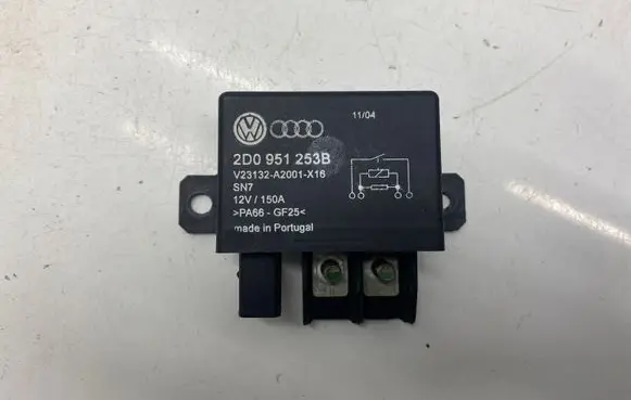 Volkswagen Touareg I Charging relay 2D0951253B