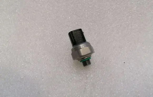 BMW 3 G20 G21 Air conditioning (A/C) pressure sensor 64539323858
