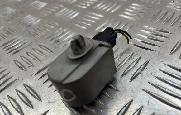 Subaru Forester SH Horn buzzer relay 0689004670