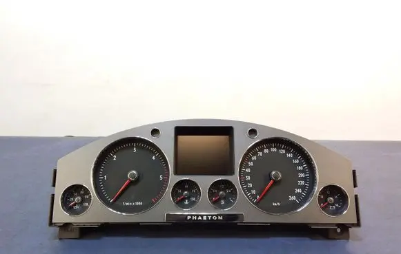 Volkswagen Phaeton Speedometer (instrument cluster) 3D0920885K