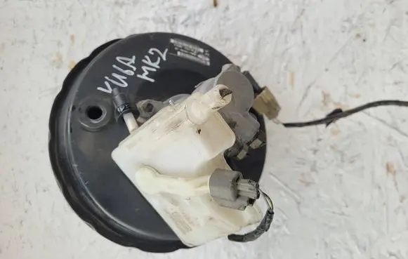 Ford Kuga II Brake booster