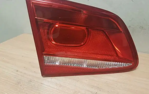 Volkswagen PASSAT B7 Tailgate rear/tail lights 3AE945093K