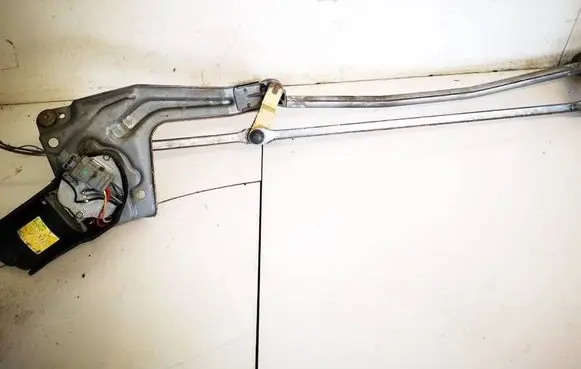 Renault Megane I Front wiper linkage and motor