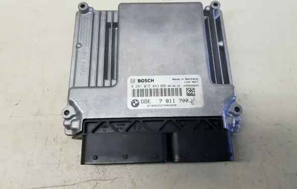 BMW 3 E90 E91 Engine control unit/module ECU 0281015043 nr6967