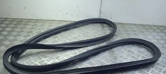 Mercedes-Benz C W205 Trunk rubber seal (body) A2057400600