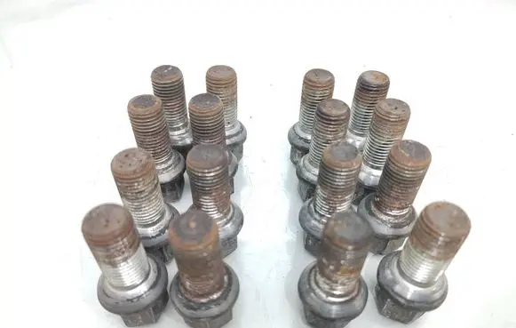 Volkswagen PASSAT B8 Nuts/bolts 